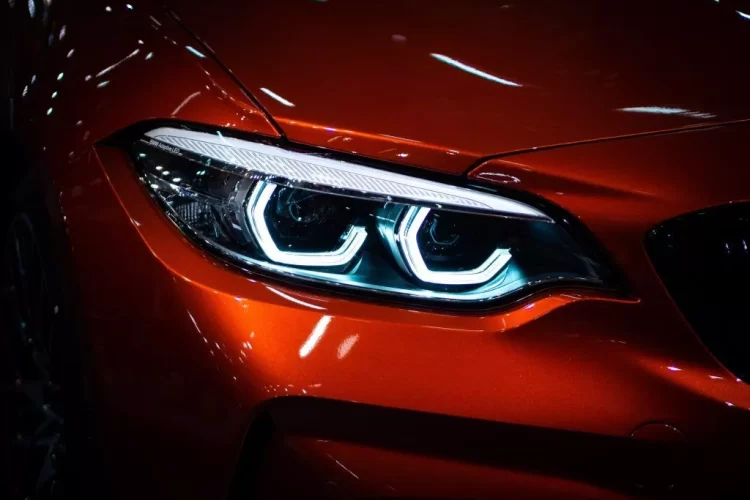 راه های نظافت چراغ خودرو